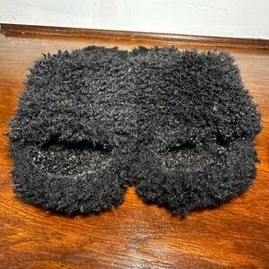 Crocs Black Classic Shaggy Fur Slide Sandals Size Women 10 / Men 8 Like New